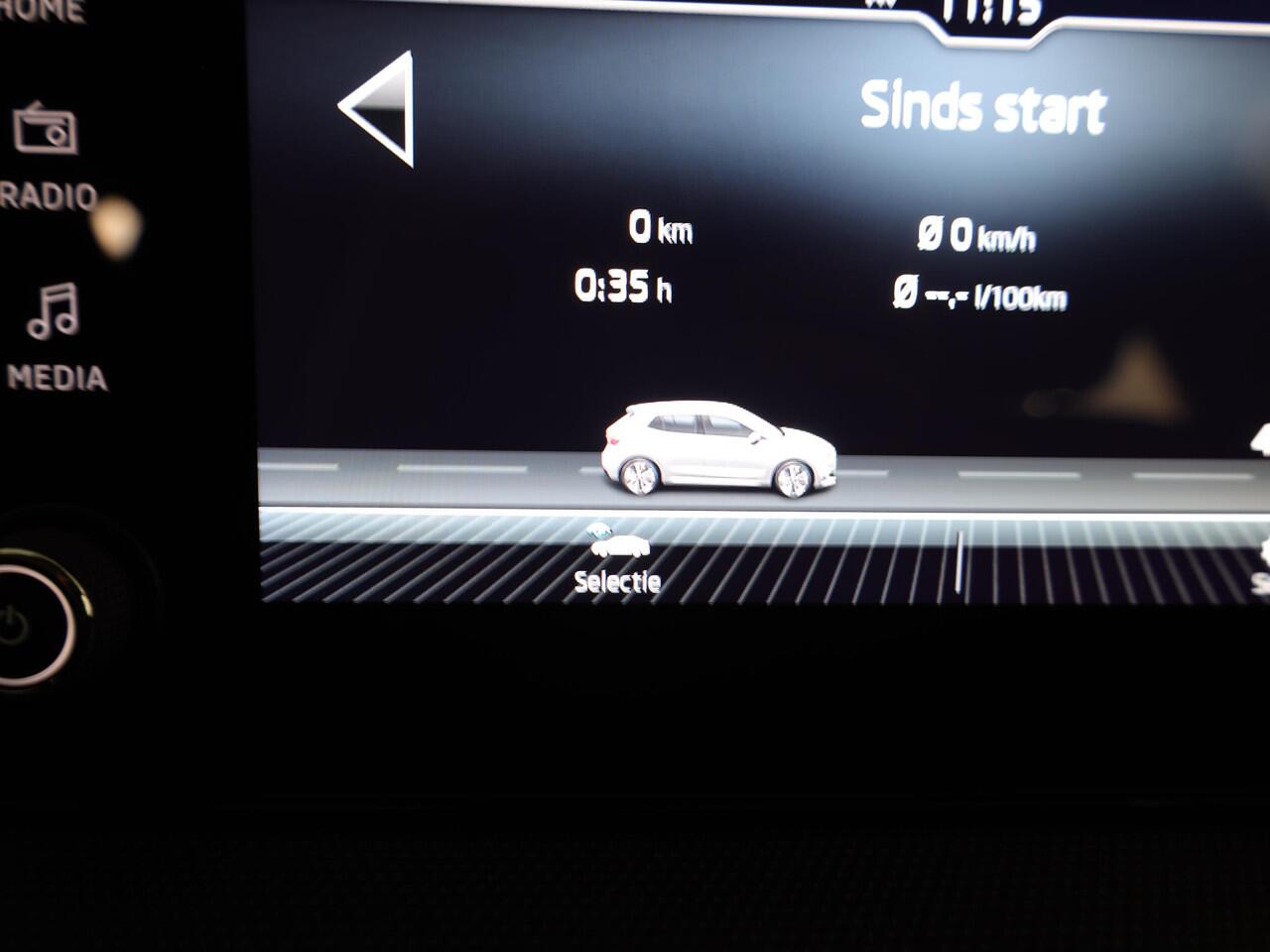 Skoda FABIA 1.0 TSI Business Edition 95 pk | Verlengde garantie | Navigatie via App | Parkeersensoren | Achteruitrijcamera | Stoelverwarming |