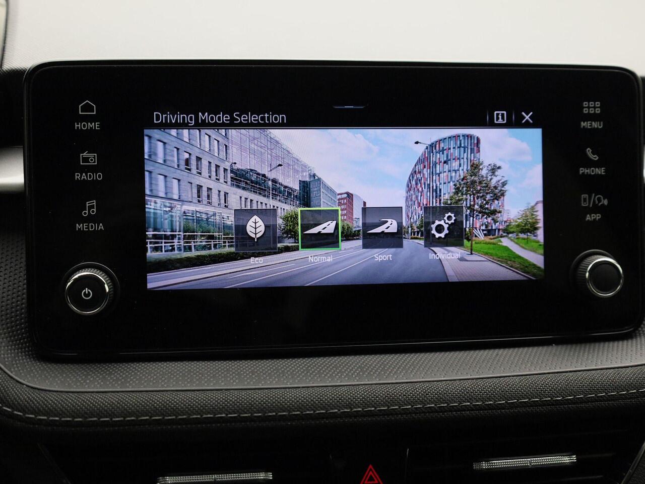 Skoda FABIA 1.0TSI/95PK Business Edition · Apple/Android Car Play · Camera + Parkeersensoren · Keyless · Garantie t/m 13-10-2028 of 100.000km