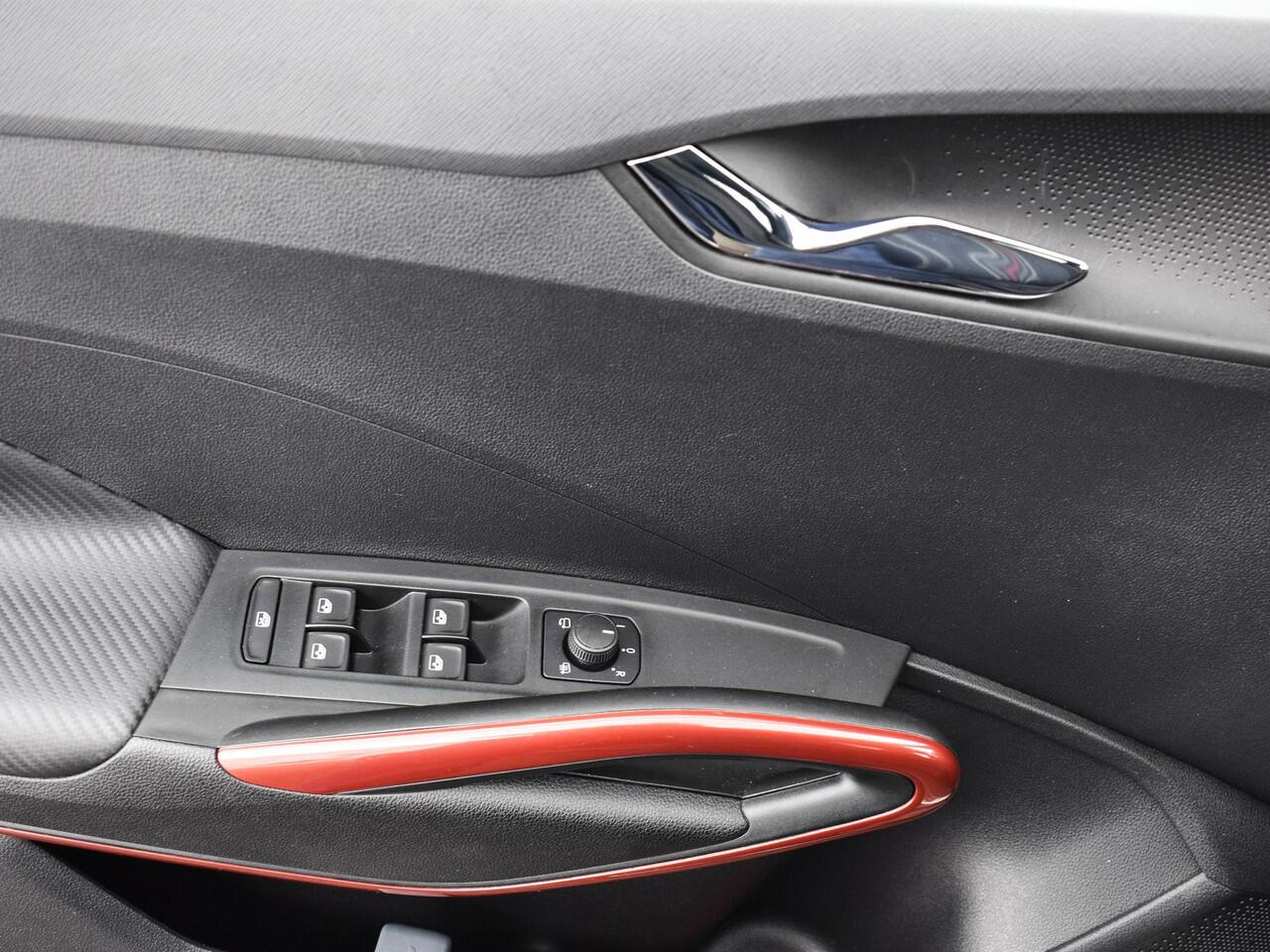 Skoda FABIA 1.0 TSI 115pk DSG Monte Carlo · Apple/Android Car Play · Camera · Keyless · P-Sensoren · Sfeerverlichting · 17'' Inch · Garantie t/m 13-10-2028 of 100.000km