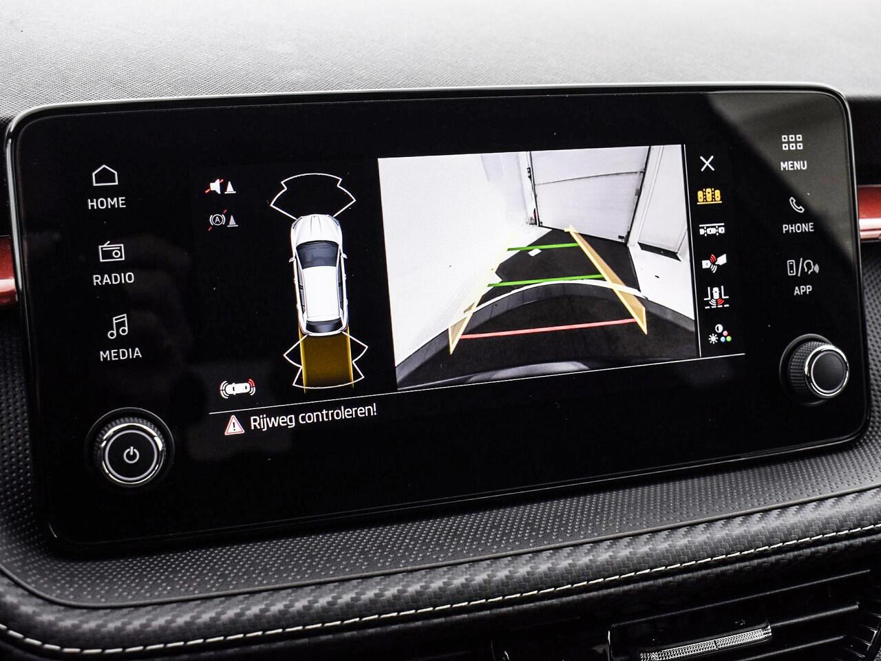 Skoda FABIA 1.0 TSI 115pk DSG Monte Carlo · Apple/Android Car Play · Camera · Keyless · P-Sensoren · Sfeerverlichting · 17'' Inch · Garantie t/m 13-10-2028 of 100.000km