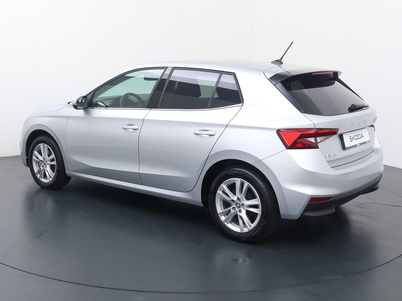 Skoda FABIA 1.0 TSI Business Edition | 115 PK | Automaat | Multifunctioneel stuurwiel | Cruisecontrol | Achteruitrij camera |