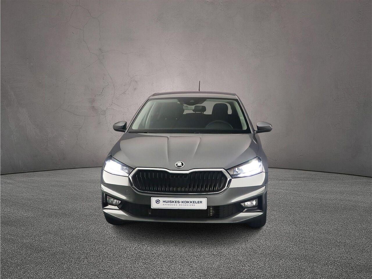 Skoda FABIA Selection 1.0 TSI 115pk DSG Automaat Cruise control, Parkeersensor achter, Stoelverwarming, LED koplampen, App connect, Airco, Stuurwiel verwarmd