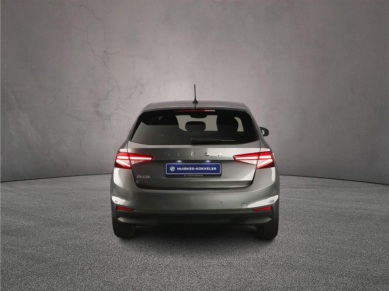 Skoda FABIA Selection 1.0 TSI 115pk DSG Automaat Cruise control, Parkeersensor achter, Stoelverwarming, LED koplampen, App connect, Airco, Stuurwiel verwarmd