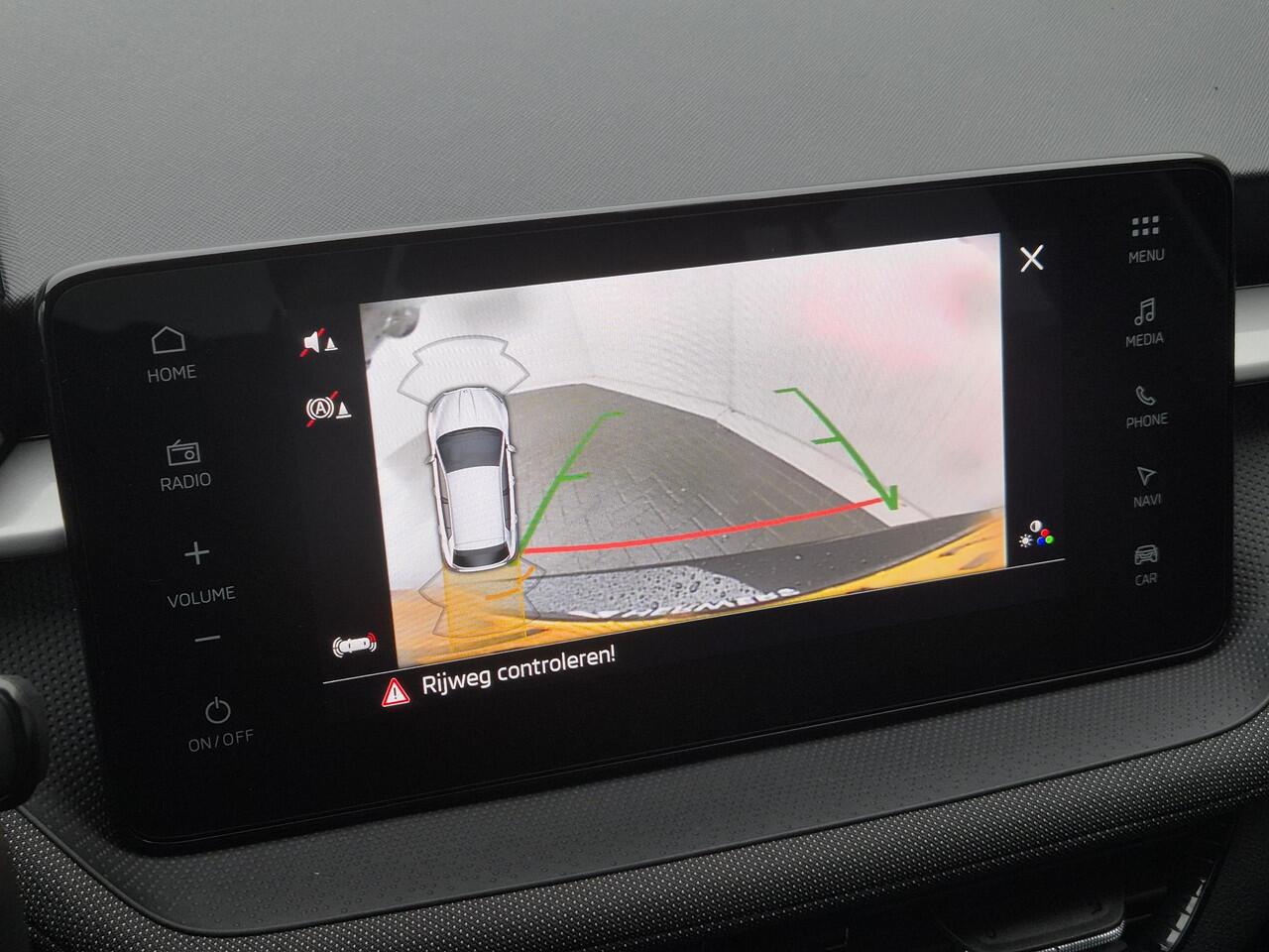 Skoda FABIA 1.0 TSI Business Edition DSG Automaat / Virtual Cockpit / Stoelverwarming / Navigatie / Apple Carplay Android /