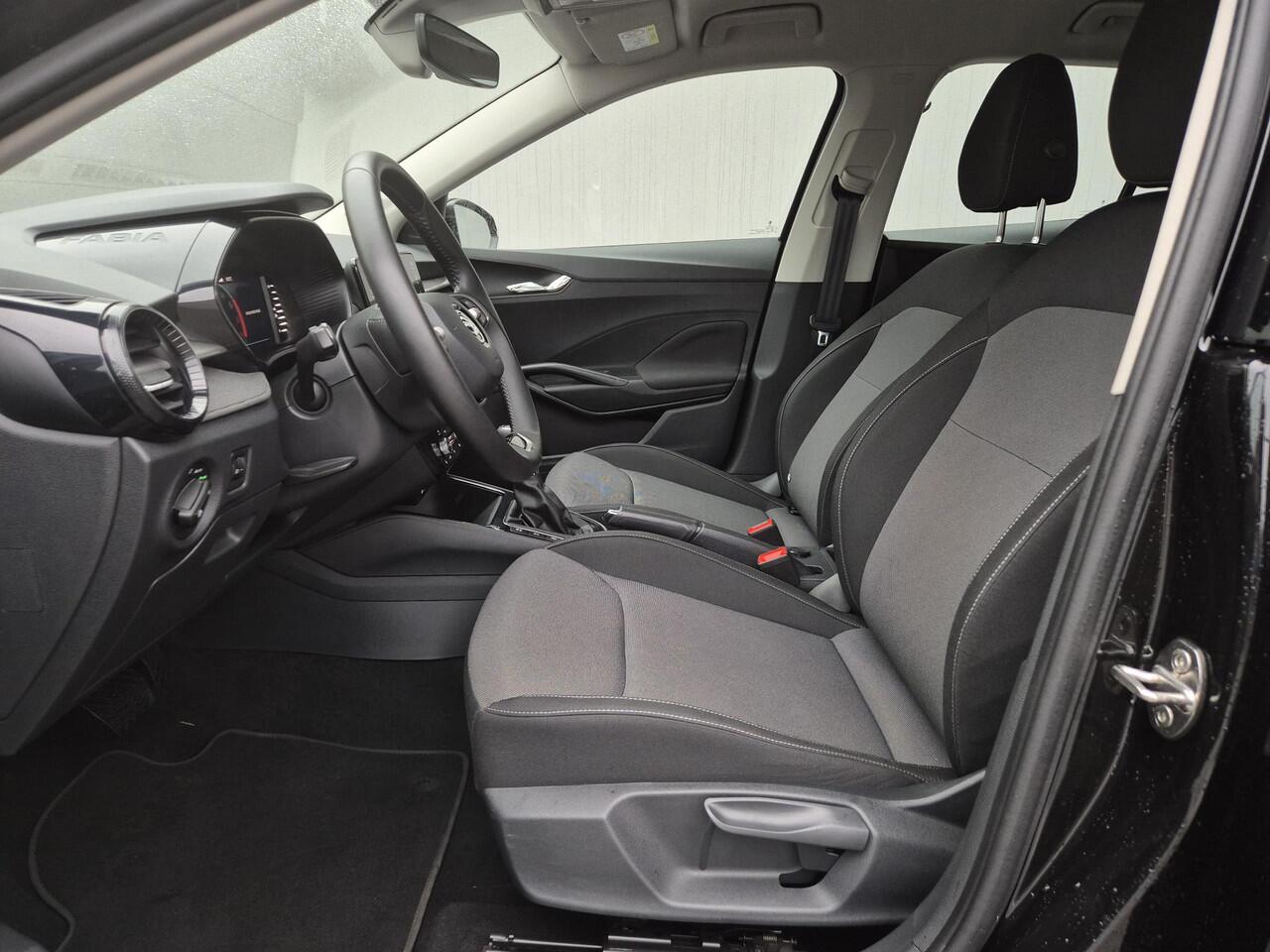 Skoda FABIA 1.0 TSI Business Edition DSG Automaat / Virtual Cockpit / Stoelverwarming / Navigatie / Apple Carplay Android /