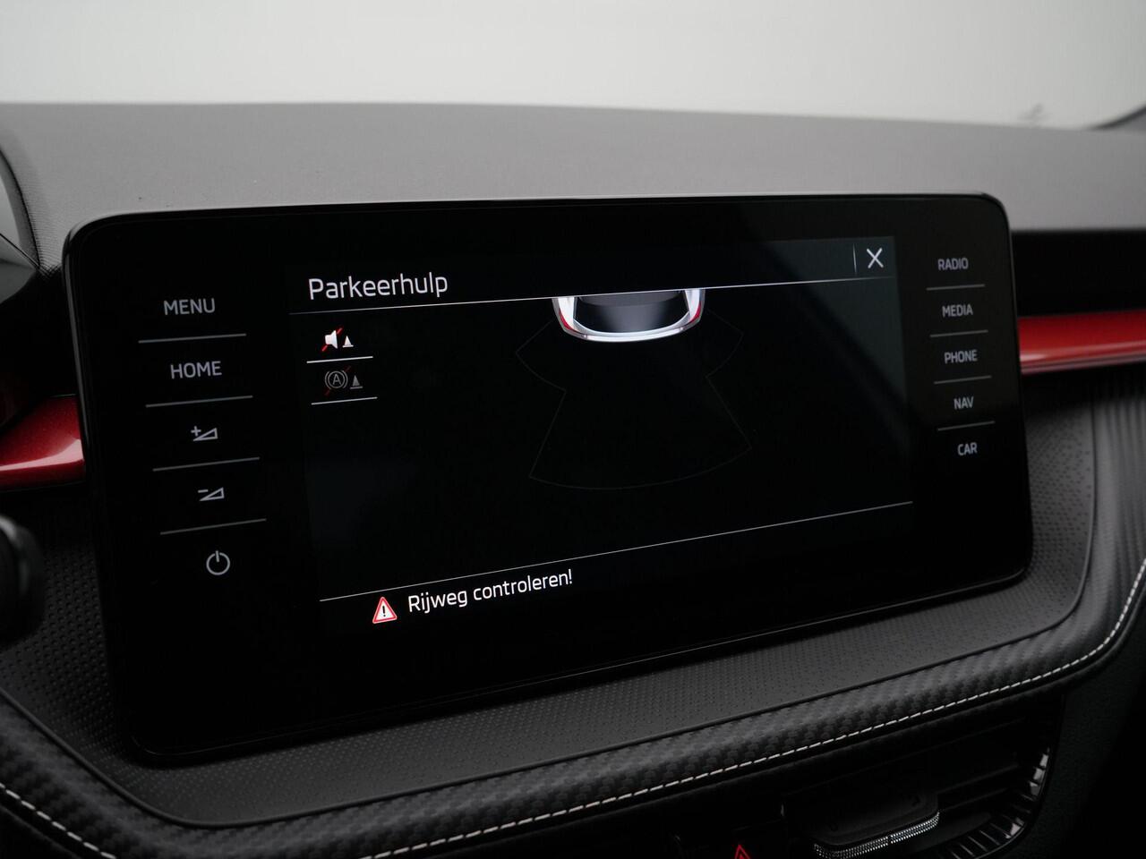 Skoda FABIA 1.0 TSI 95 pk Monte Carlo | Navigatie | Parkeersensoren achter | Climatronic | Carplay