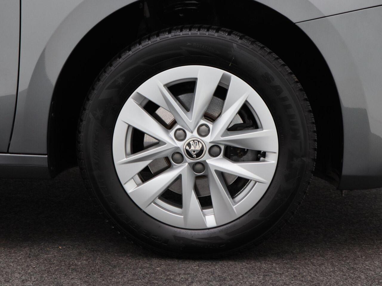 Skoda FABIA 1.0 TSi 115 Pk Automaat Selection | Virtual Cockpit | Stoel- & Stuurverwarming | Keyless | CarPlay | Sensoren Achter | LED | 15 Inch | 43.082 Km!!