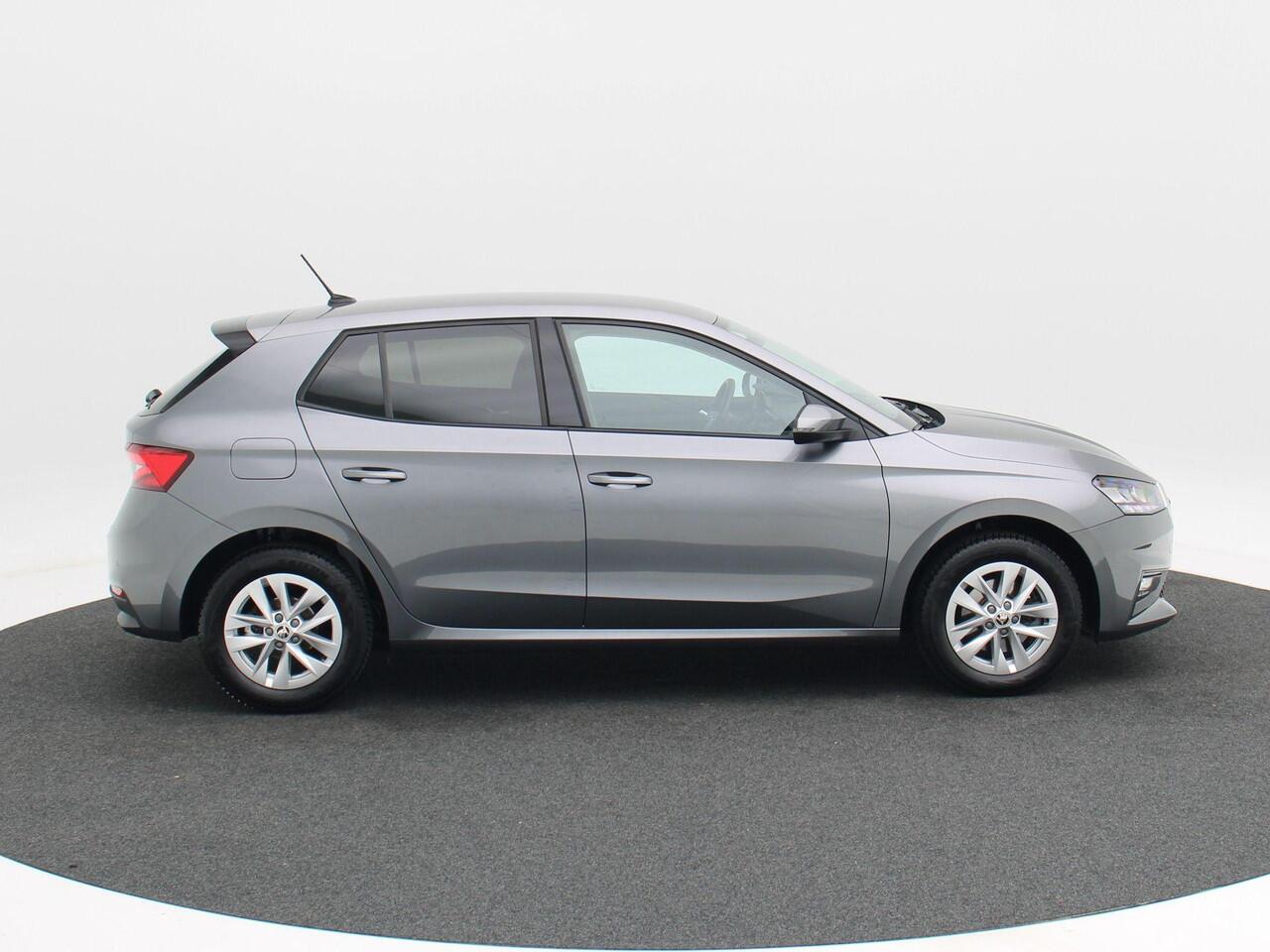 Skoda FABIA 1.0 TSi 115 Pk Automaat Selection | Virtual Cockpit | Stoel- & Stuurverwarming | Keyless | CarPlay | Sensoren Achter | LED | 15 Inch | 43.082 Km!!