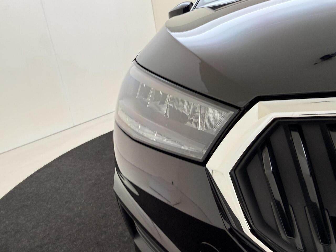 Skoda FABIA 1.0 TSI Ambition | Parkeersensoren achter | Cruise control | CarPlay | Lane assist | Airco |