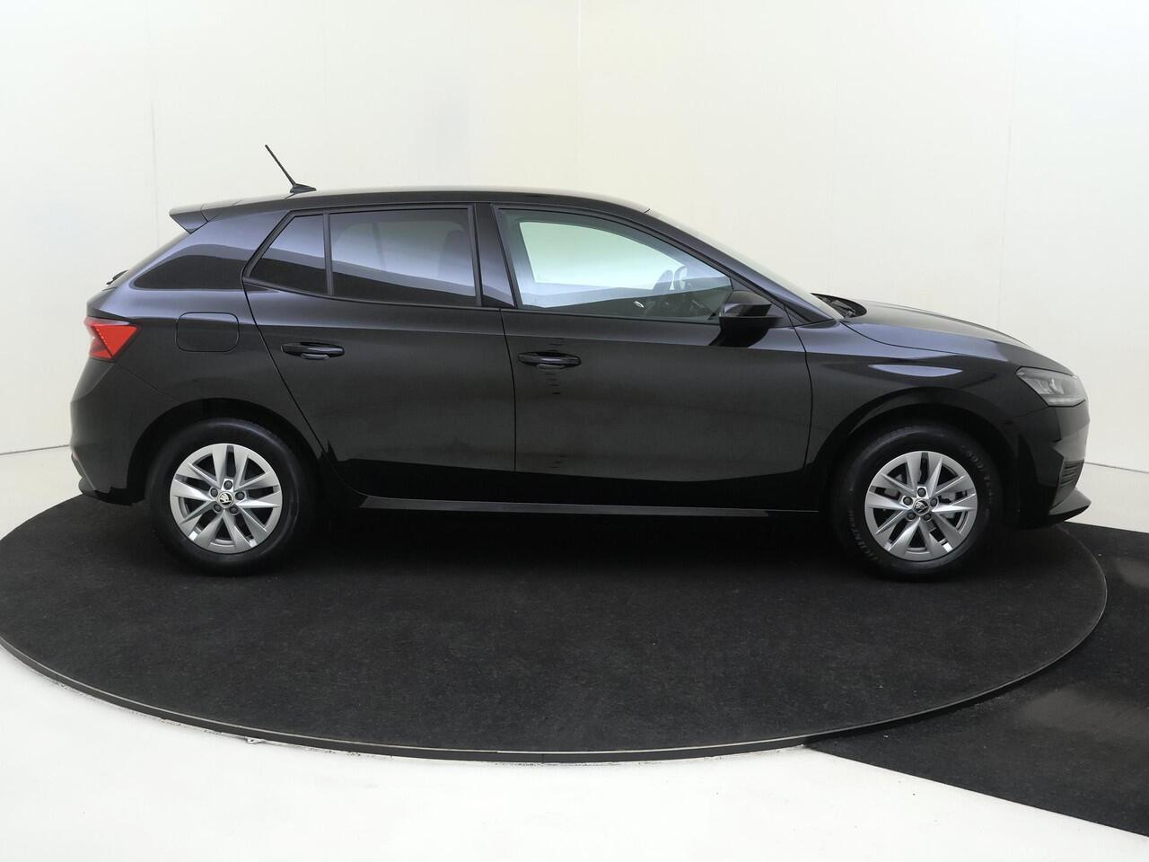 Skoda FABIA 1.0 TSI Ambition | Parkeersensoren achter | Cruise control | CarPlay | Lane assist | Airco |