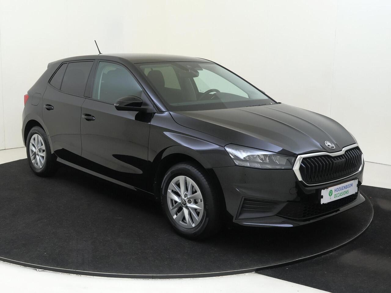 Skoda FABIA 1.0 TSI Ambition | Parkeersensoren achter | Cruise control | CarPlay | Lane assist | Airco |