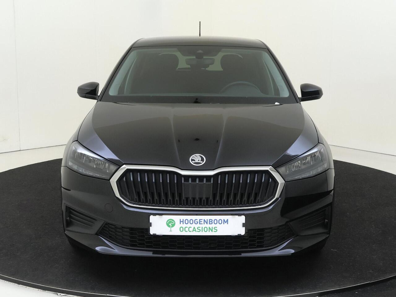 Skoda FABIA 1.0 TSI Ambition | Parkeersensoren achter | Cruise control | CarPlay | Lane assist | Airco |