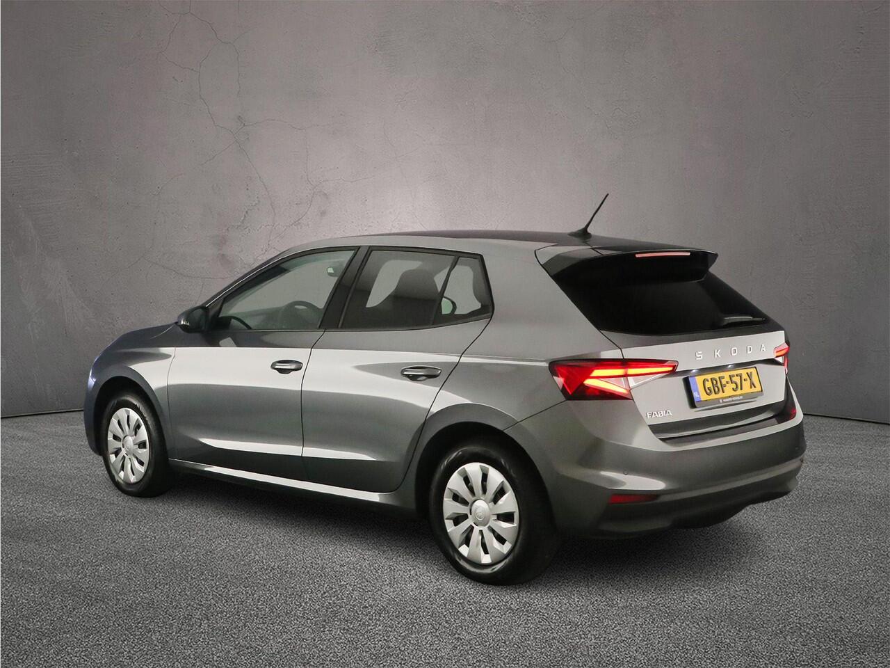 Skoda FABIA Selection 1.0 TSI 95pk Cruise control, App connect, LED koplampen, Parkeersensor achter, Airco, DAB, Radio, Bluetooth