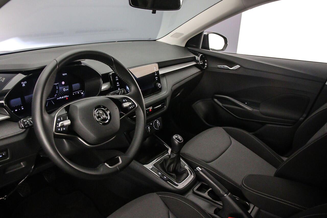 Skoda FABIA Selection 1.0 TSI 95pk Cruise control, App connect, LED koplampen, Parkeersensor achter, Airco, DAB, Radio, Bluetooth