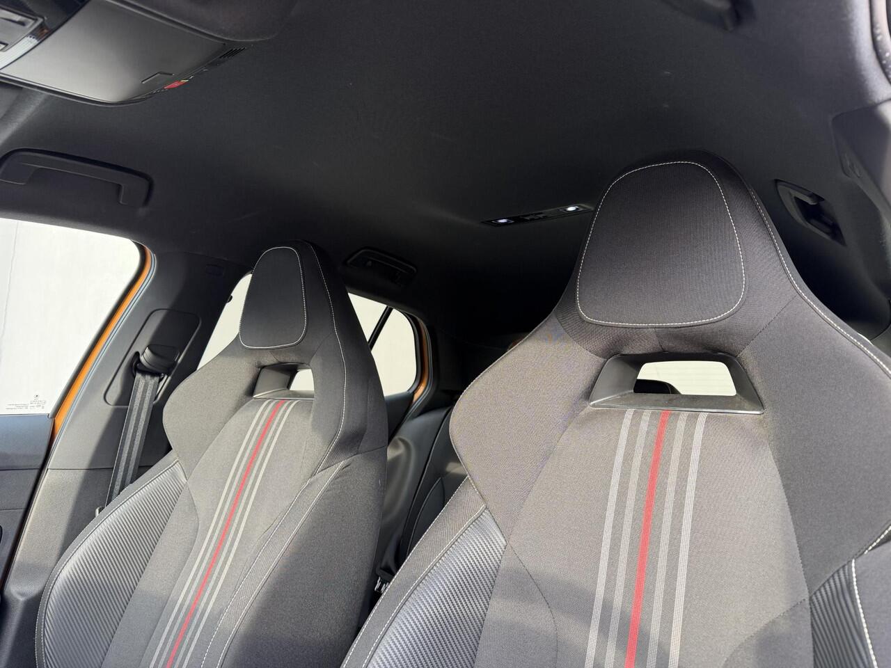 Skoda FABIA 1.0 TSI Monte Carlo / DSG Automaat / Camera / Navigatie via Apple Carplay & Android Auto / Adaptieve Cruise / PDC / Stoelverwarming / Sportstuur / Sport Stoelen / ACC /