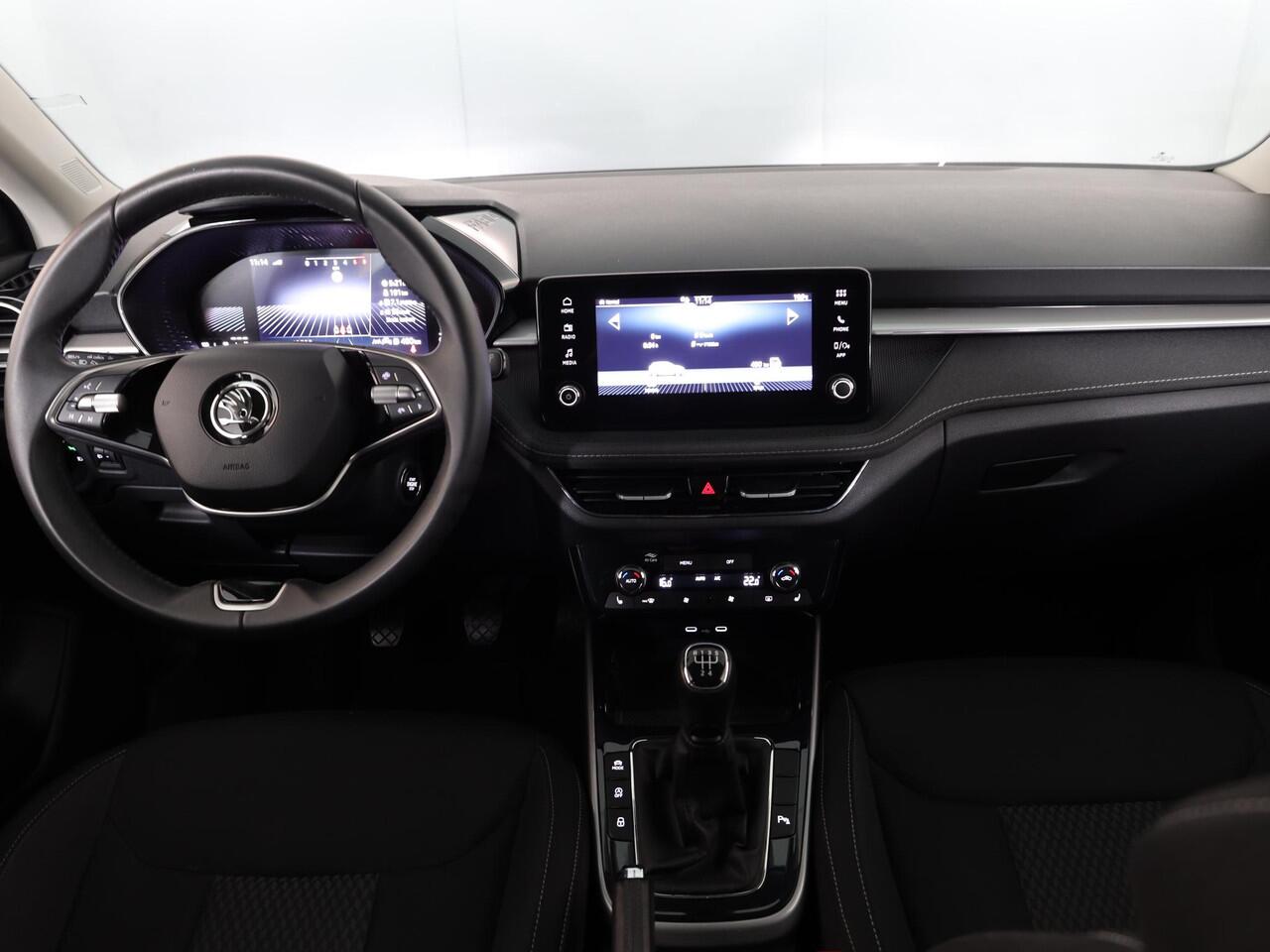 Skoda FABIA 1.0 TSI Business Edition 95 pk | Verlengde garantie | Navigatie via App | Parkeersensoren | Achteruitrijcamera | Stoelverwarming |