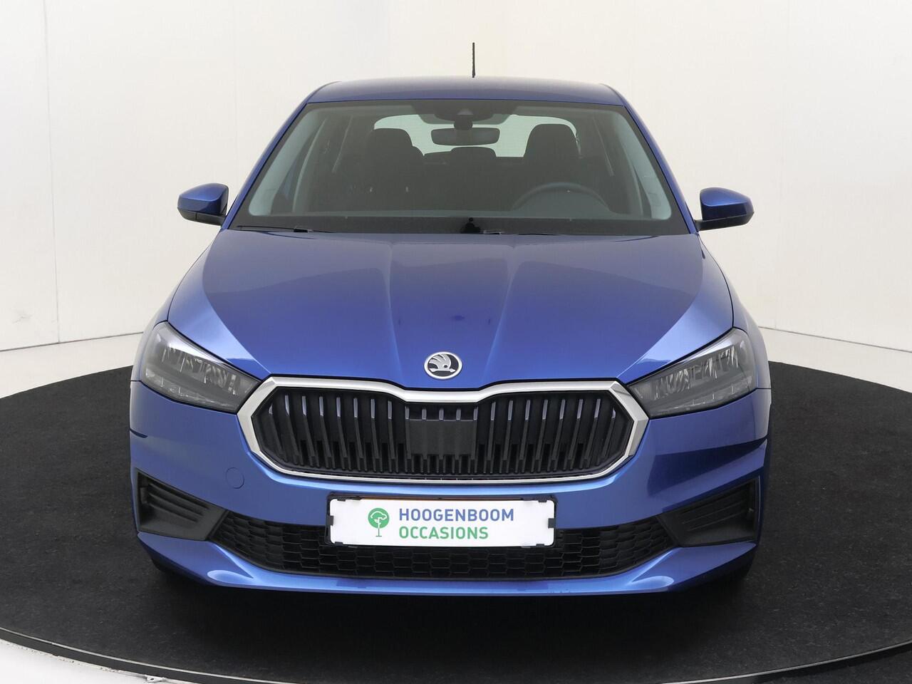 Skoda FABIA 1.0 TSI Ambition | CarPlay | Cruise control | Parkeersensoren achter | Airco | Lane- en frontassist | Bluetooth |