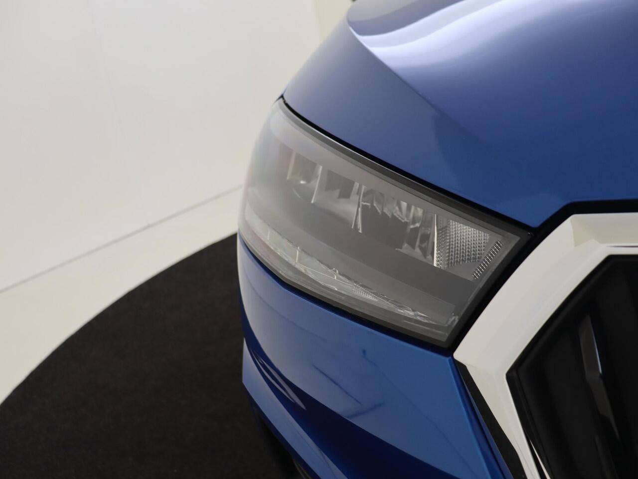 Skoda FABIA 1.0 TSI Ambition | CarPlay | Cruise control | Parkeersensoren achter | Airco | Lane- en frontassist | Bluetooth |