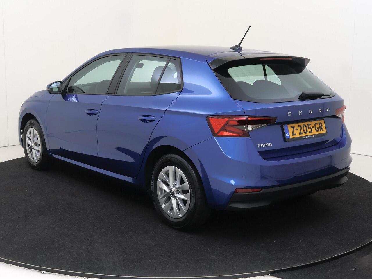 Skoda FABIA 1.0 TSI Ambition | CarPlay | Cruise control | Parkeersensoren achter | Airco | Lane- en frontassist | Bluetooth |