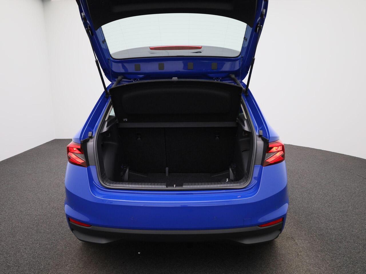 Skoda FABIA 1.0 TSI Ambition | Airconditioning | Cruise control Standaard | LED koplampen | Park Distance Control achter |