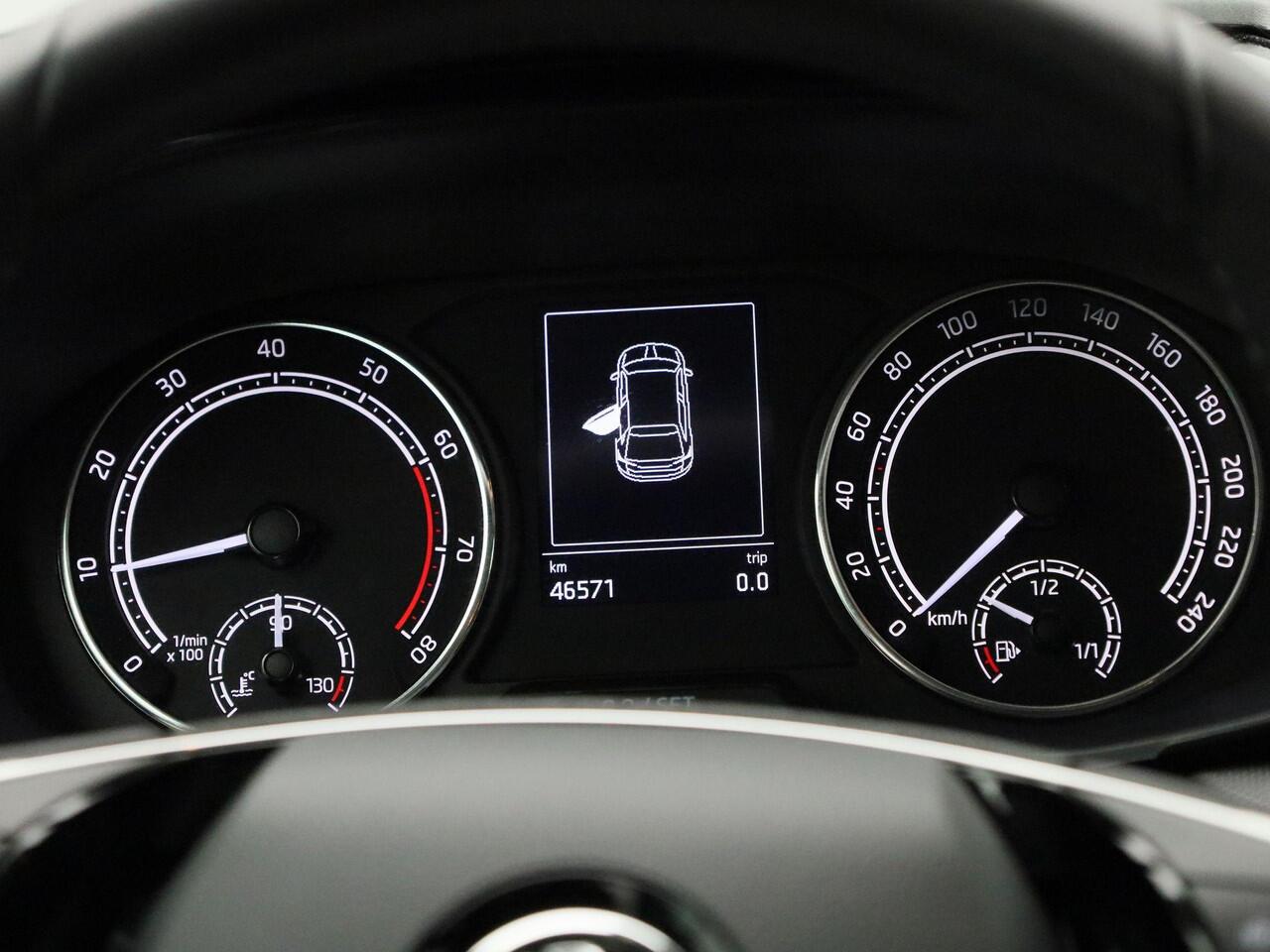 Skoda FABIA 1.0 TSI Ambition | Airconditioning | Cruise control Standaard | LED koplampen | Park Distance Control achter |