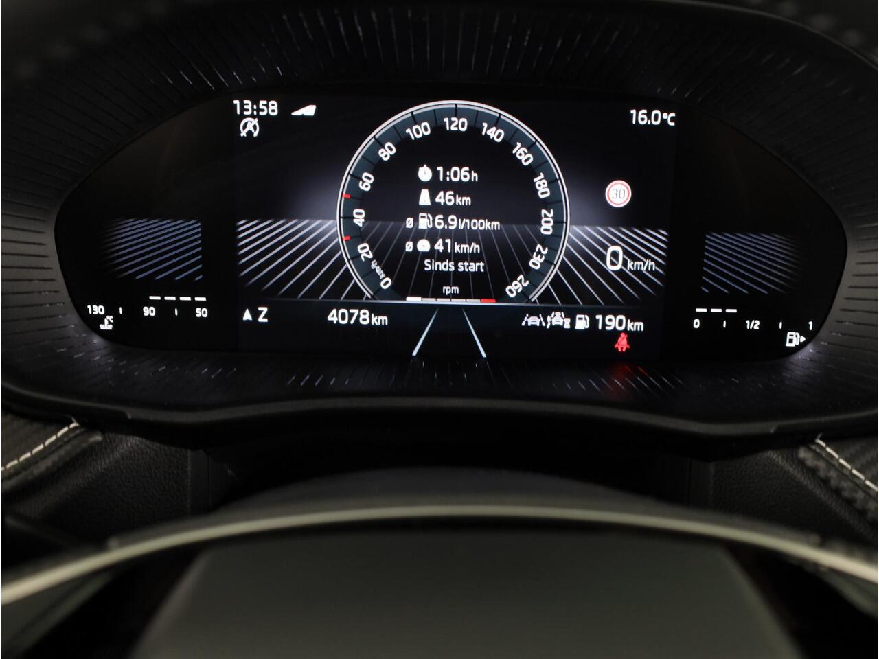 Skoda FABIA 1.0 TSI Monte Carlo 95PK | Private lease vanaf 465,-- | 17 inch Lichtmetalen velgen | Stoelverwarming | Navigatie via App | Parkeercamera