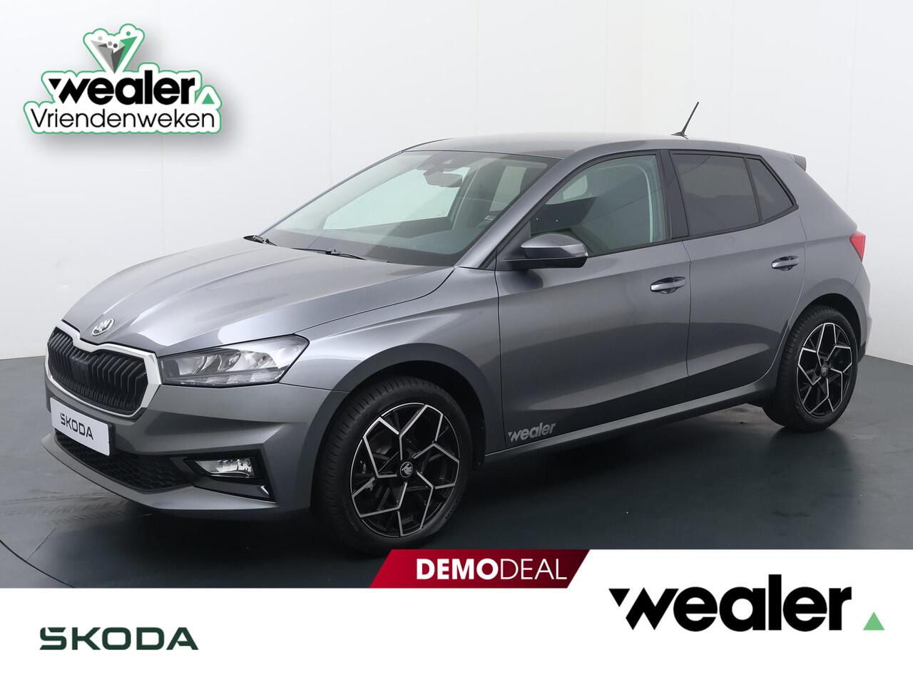 Skoda FABIA Selection 1.0 TSI 95 pk 17" All-season | Apple CarPlay / Android Auto | Parkeersensoren | Cruise control | Getint glas |