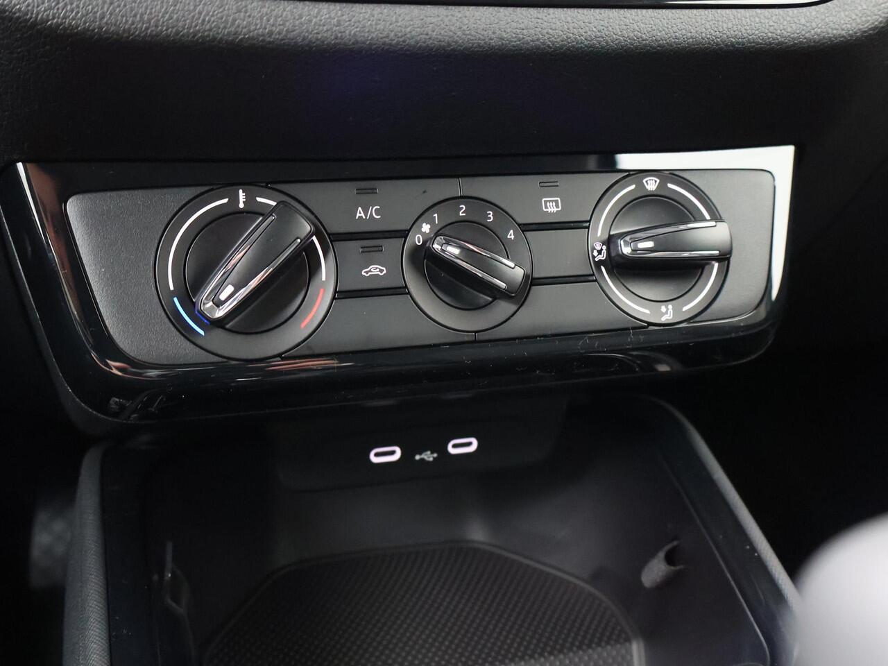 Skoda FABIA Selection 1.0 TSI 115 PK DSG Automaat | Trekhaak | 16" Lichtmetalen velgen | Apple Carplay/Android Auto |