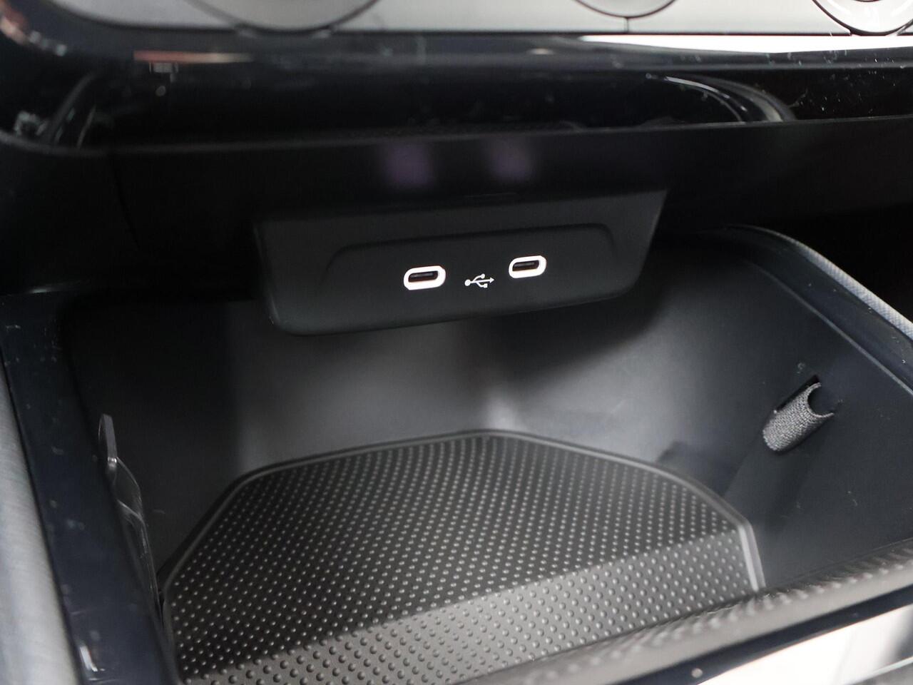 Skoda FABIA Selection 1.0 TSI 115 PK DSG Automaat | Trekhaak | 16" Lichtmetalen velgen | Apple Carplay/Android Auto |