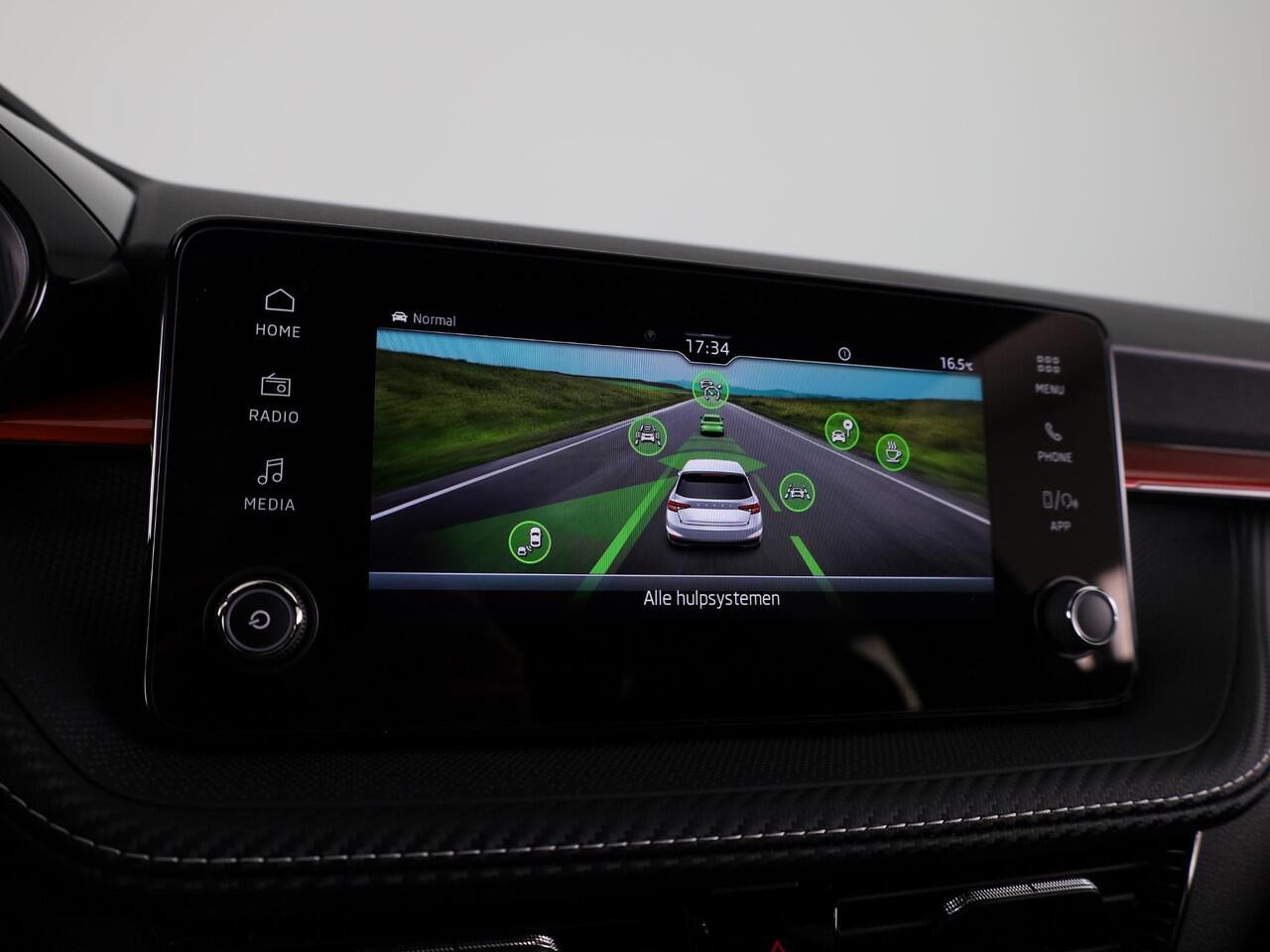 Skoda FABIA Monte Carlo 1.0 TSI 115 pk 7 versn. DSG | Travel Assist Plus | Verwarmbare stoelen voor | Zwart dak | 17 inch lichtmetalen velgen