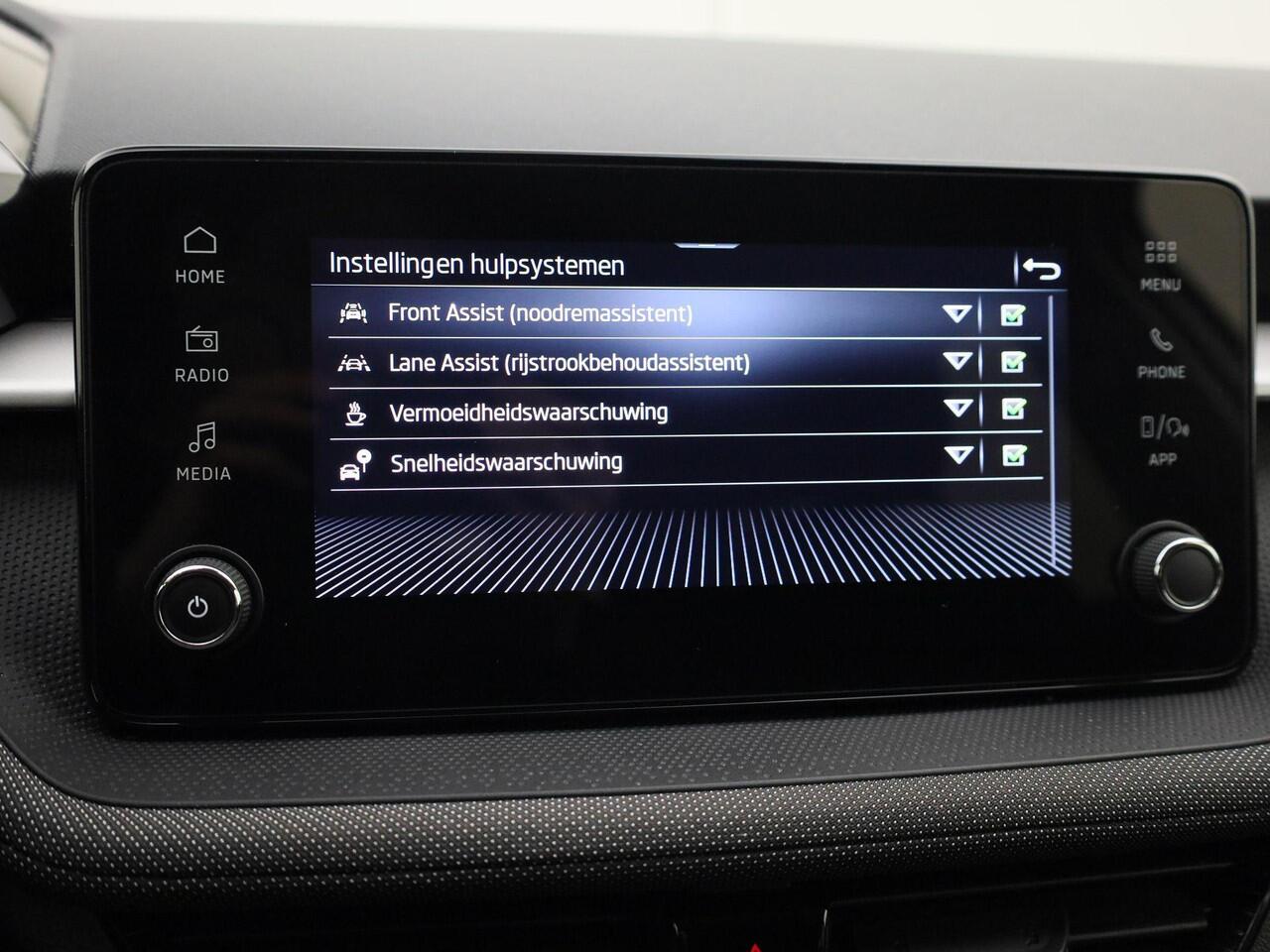 Skoda FABIA 1.0TSI/115PK Selection DSG · Apple/Android Car Play · Clima · Parkeersensoren · Stoelverwarming · Garantie tot 01-03-2029 of 60000km