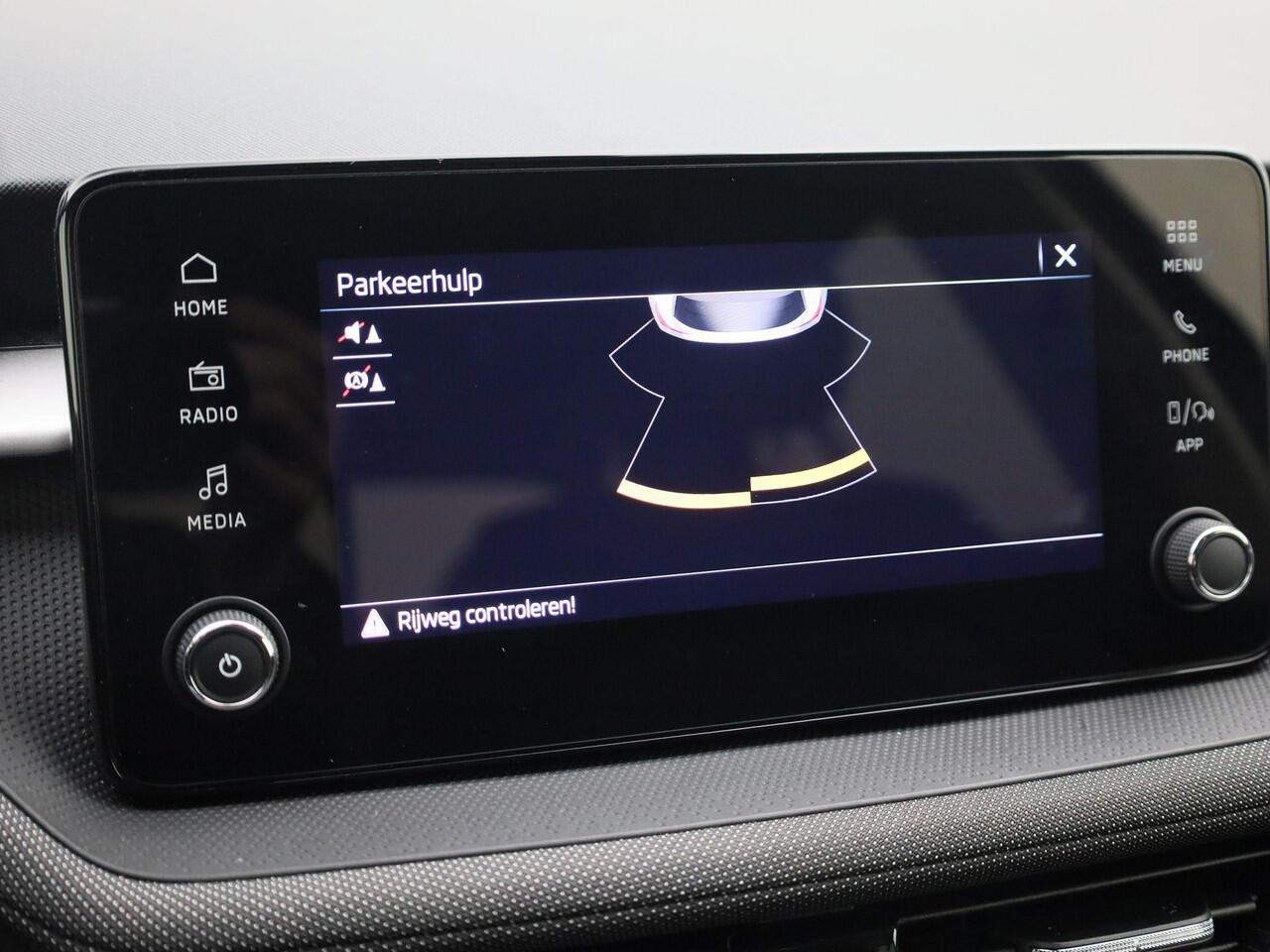 Skoda FABIA 1.0TSI/115PK Selection DSG · Apple/Android · Parkeersensoren · Stoel -& stuurverwarming · Garantie tot april 2029 of 60000km.