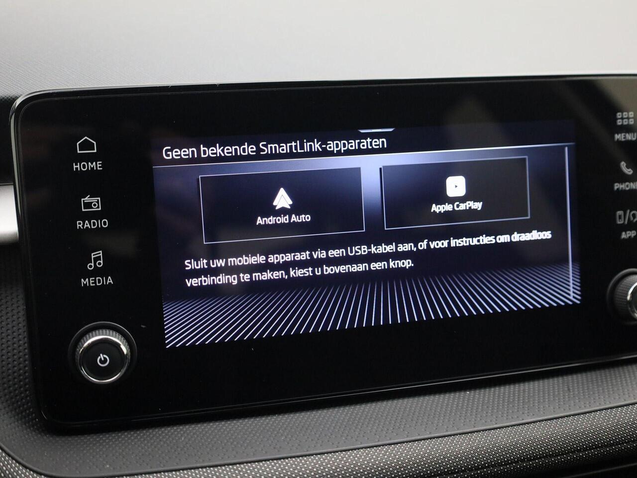 Skoda FABIA 1.0TSI 115PK Selection DSG automaat · Apple/Android · Parkeersensoren · Stoel -& stuurverwarming · Garantie tot april 2029 of 60000km.