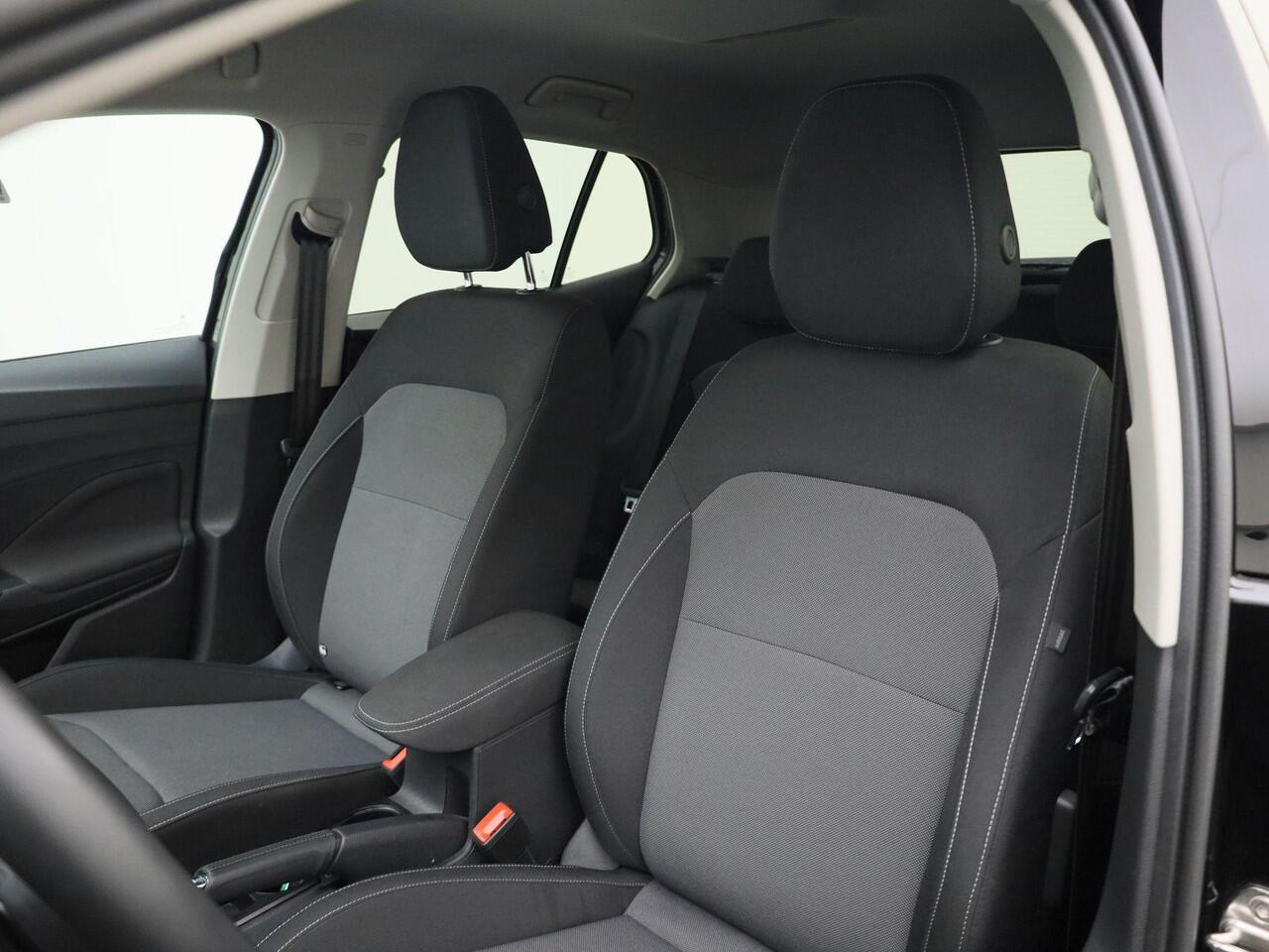 Skoda FABIA 1.0TSI 115PK Selection DSG automaat · Apple/Android · Parkeersensoren · Stoel -& stuurverwarming · Garantie tot april 2029 of 60000km.