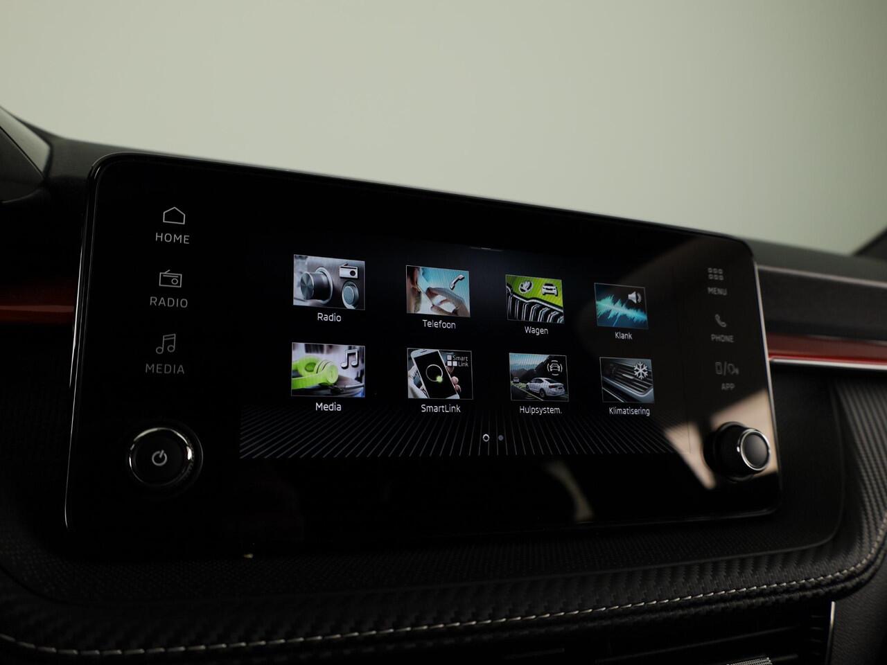 Skoda FABIA 1.0 TSI Monte Carlo 95 pk | Verlengde garantie | Navigatie via App | Parkeersensoren | Achteruitrijcamera | Stoelverwarming |