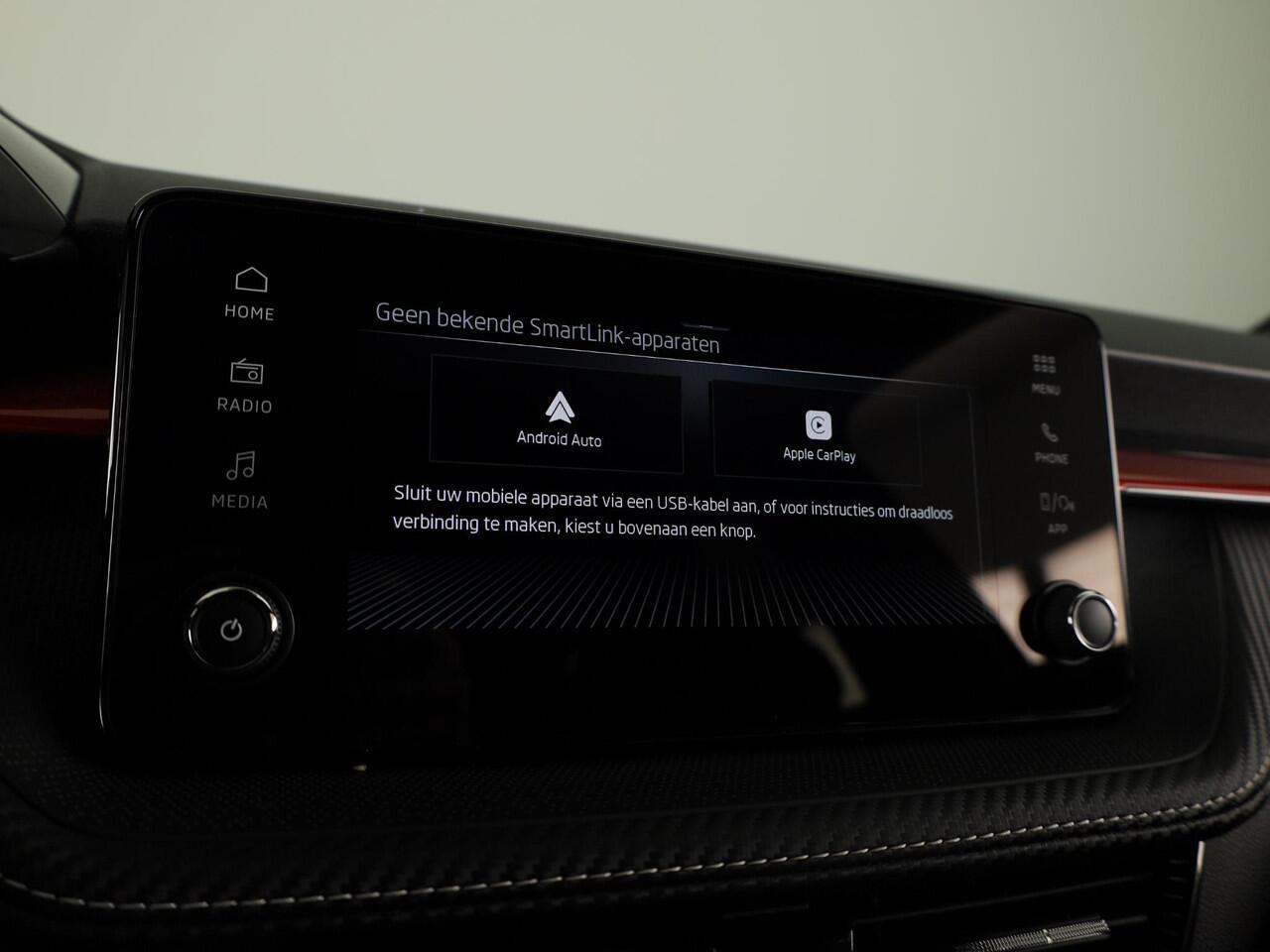 Skoda FABIA 1.0 TSI Monte Carlo 95 pk | Verlengde garantie | Navigatie via App | Parkeersensoren | Achteruitrijcamera | Stoelverwarming |