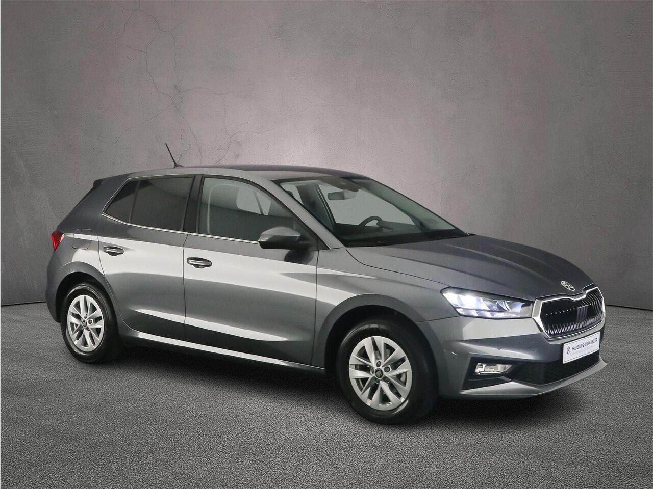 Skoda FABIA Business Edition 1.0 TSI 95pk Cruise control, Achteruitrijcamera, LED koplampen, Parkeersensoren, App connect, Bluetooth, DAB, Radio, Airco