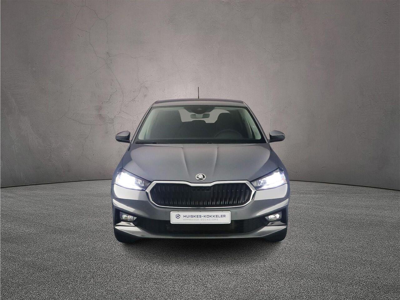 Skoda FABIA Business Edition 1.0 TSI 95pk Cruise control, Achteruitrijcamera, LED koplampen, Parkeersensoren, App connect, Bluetooth, DAB, Radio, Airco