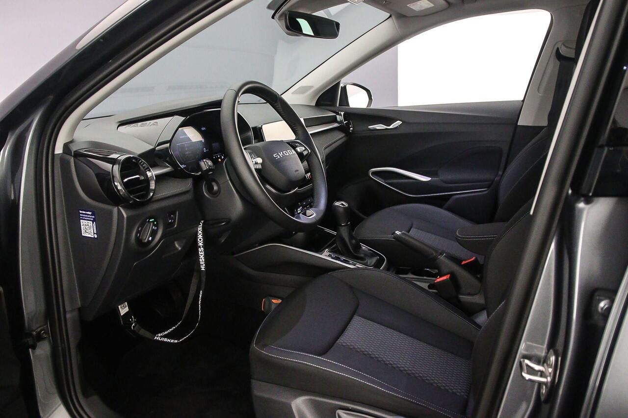 Skoda FABIA Business Edition 1.0 TSI 95pk Cruise control, Achteruitrijcamera, LED koplampen, Parkeersensoren, App connect, Bluetooth, DAB, Radio, Airco