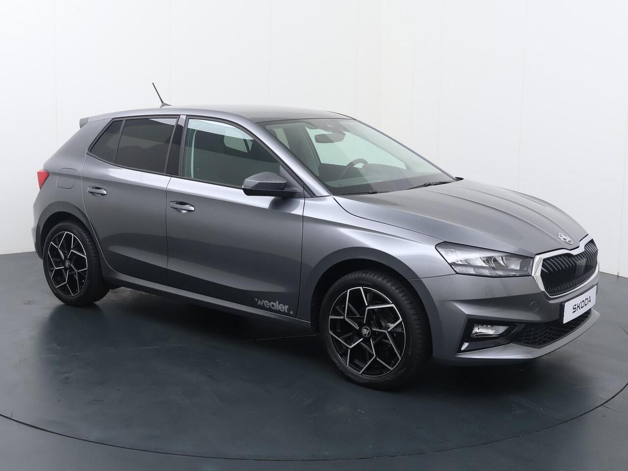 Skoda FABIA Selection 1.0 TSI 95 pk | 17" All-season | Apple CarPlay / Android Auto | Parkeersensoren | Cruise control | Getint glas |