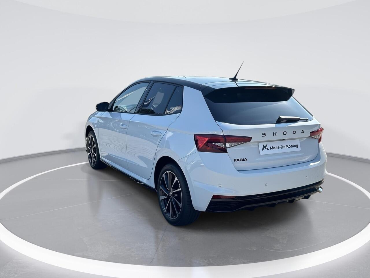 Skoda FABIA Monte Carlo 1.0 TSI 70 kW / 95 PK Hatchback 5 vers | 17'' Lichtmetalen Velgen | Verwarmbare voorstoelen | 1500,- inruilvoordeel!!