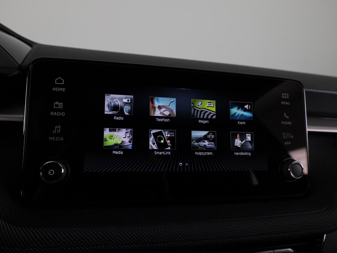 Skoda FABIA Selection 1.0 TSI 95 pk 5 versn. Hand | Getint glas | 15 inch lichtmetalen velgen