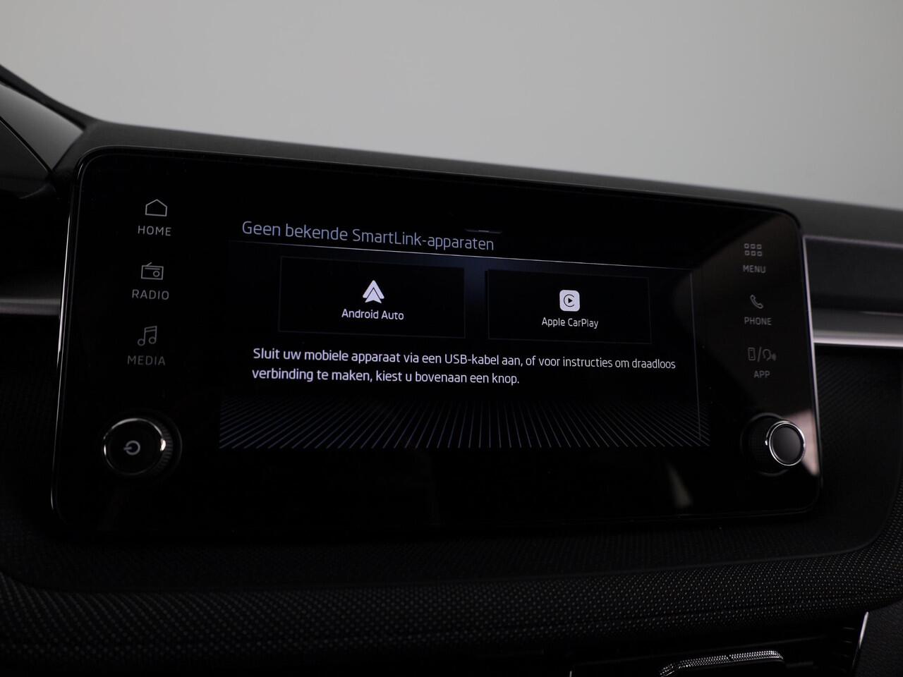 Skoda FABIA Selection 1.0 TSI 95 pk 5 versn. Hand | Getint glas | 15 inch lichtmetalen velgen