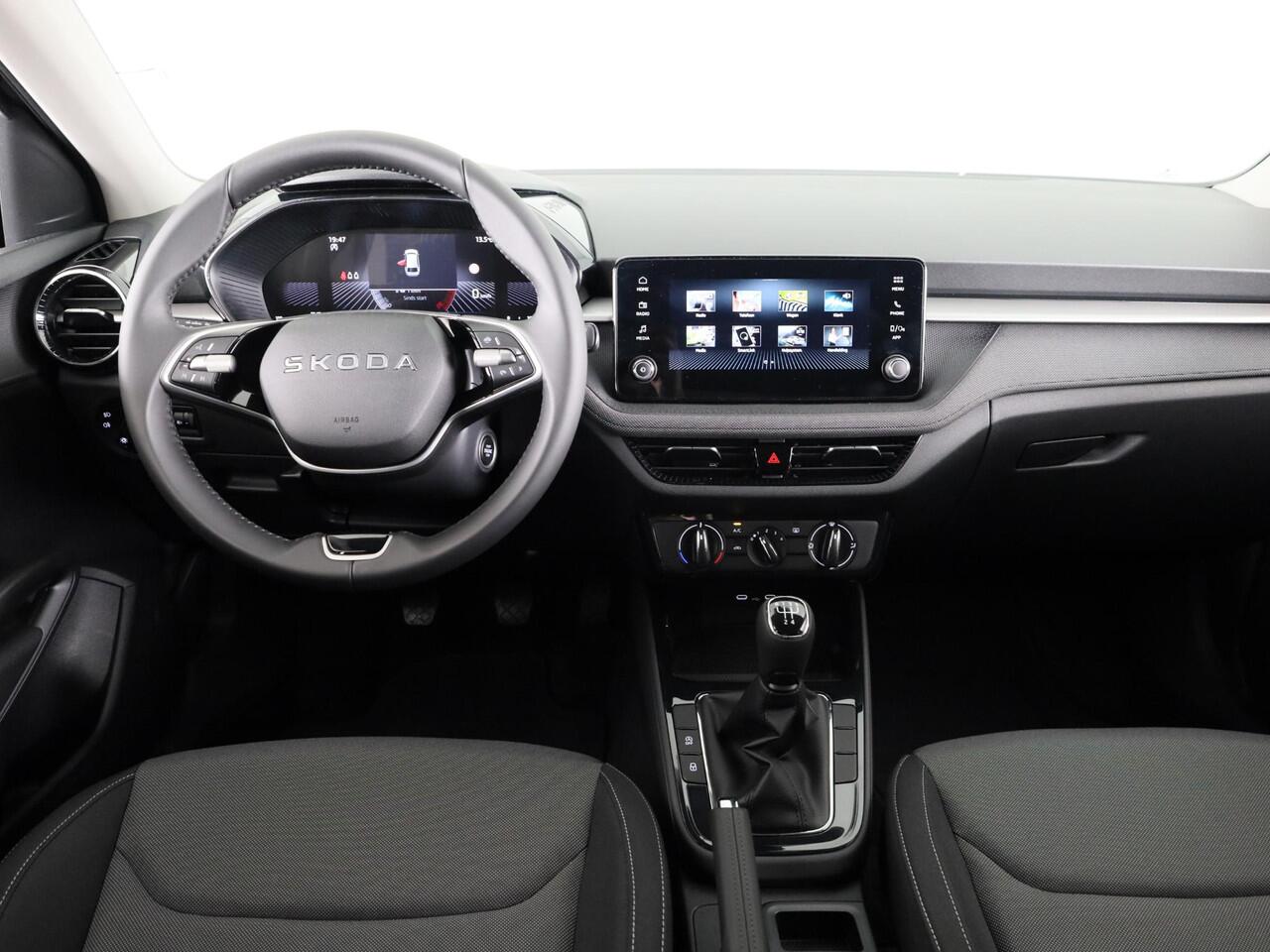 Skoda FABIA Selection 1.0 TSI 95 pk 5 versn. Hand | Getint glas | 15 inch lichtmetalen velgen