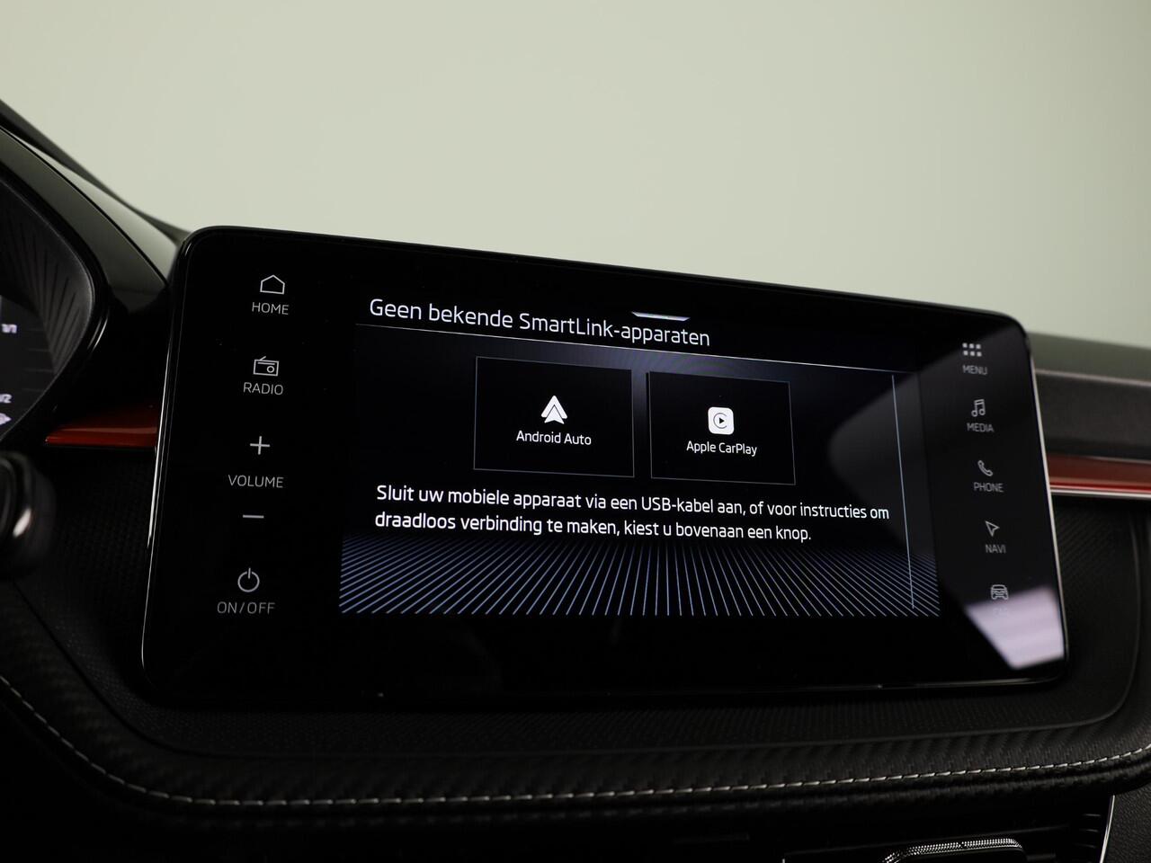 Skoda FABIA Monte Carlo 1.0 TSI 115 pk 7 versn. DSG | Navigatie pakket | Travel assist | Licht en Zicht plus | Verwarmbare voorstoelen