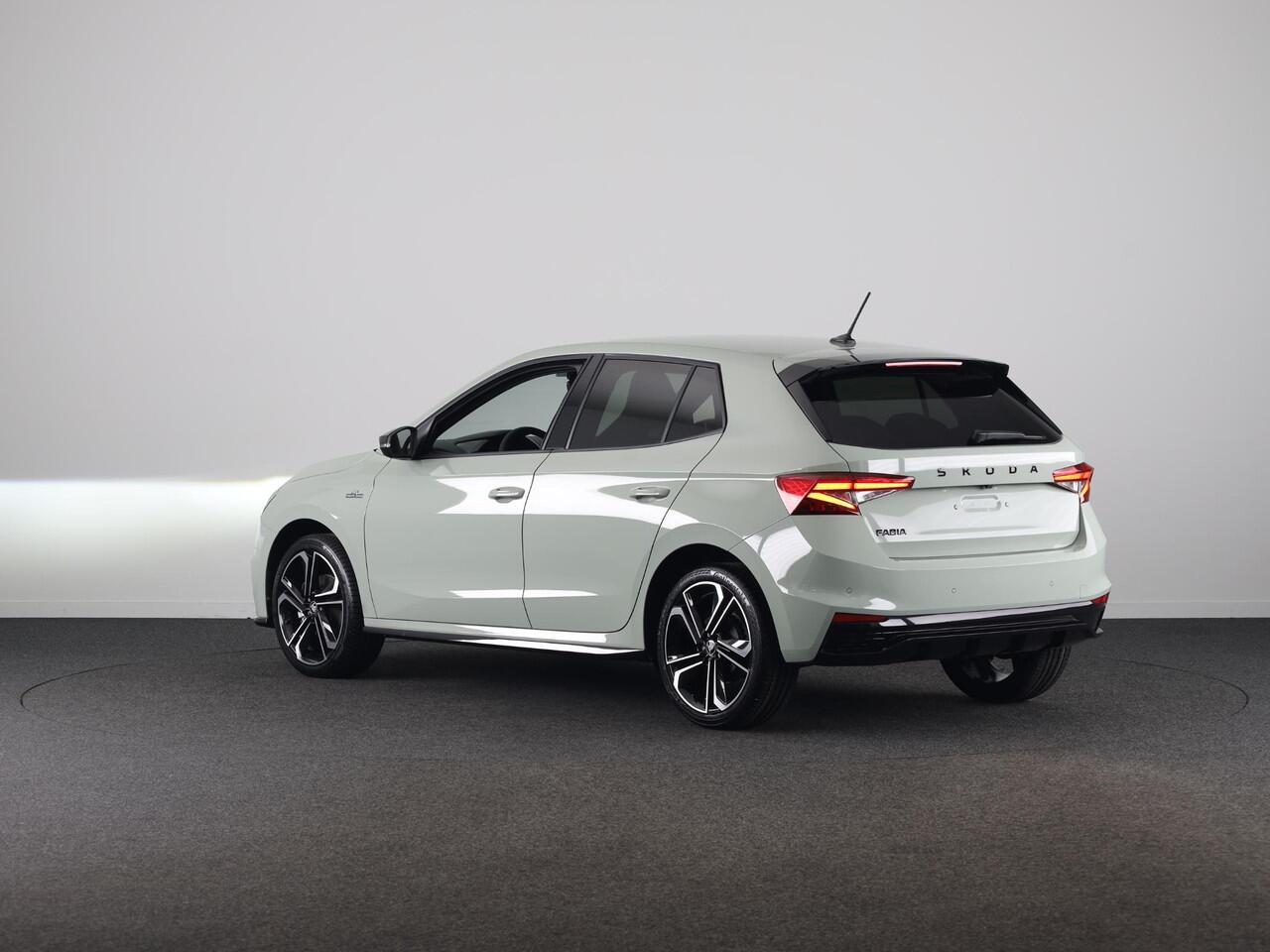 Skoda FABIA Monte Carlo 1.0 TSI 115 pk 7 versn. DSG | Navigatie pakket | Travel assist | Licht en Zicht plus | Verwarmbare voorstoelen