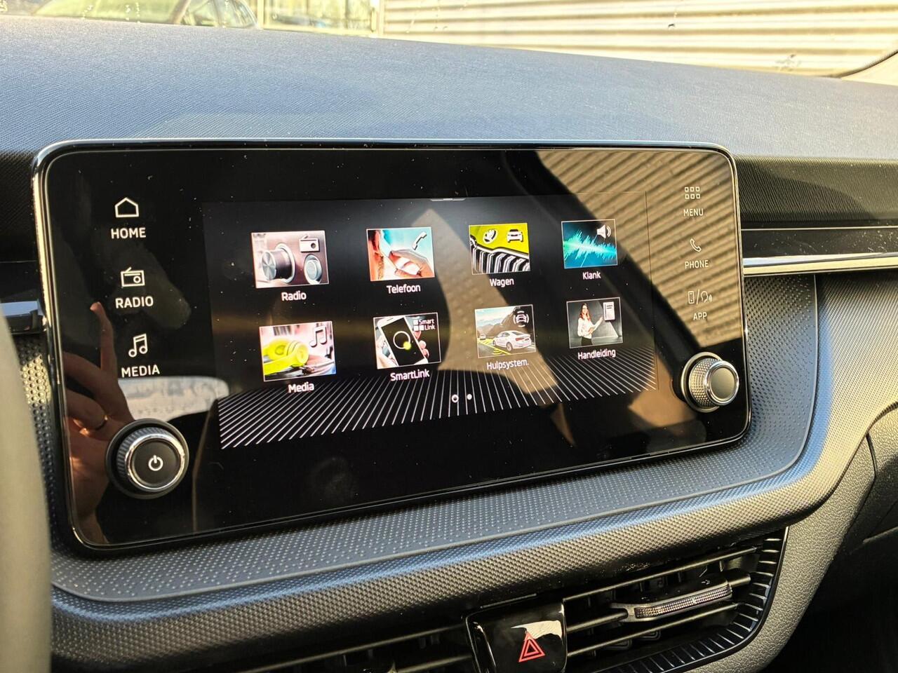 Skoda FABIA Essence 1.0 TSI 95 PK | Apple Carplay/Android Auto | Airconditioning | Parkeersensoren |