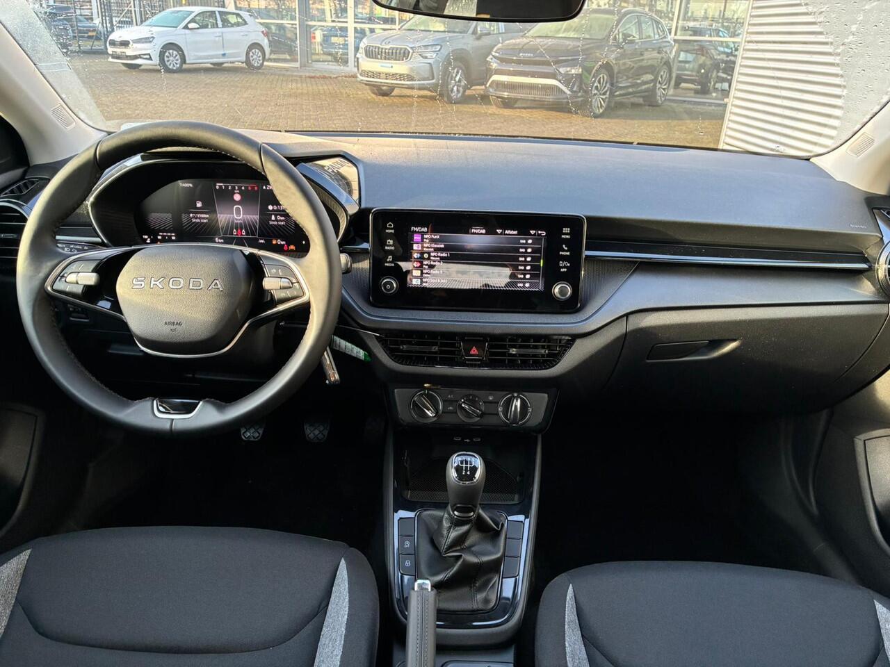 Skoda FABIA Essence 1.0 TSI 95 PK | Apple Carplay/Android Auto | Airconditioning | Parkeersensoren |