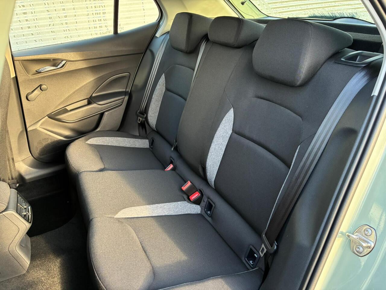 Skoda FABIA Essence 1.0 TSI 95 PK | Apple Carplay/Android Auto | Airconditioning | Parkeersensoren |