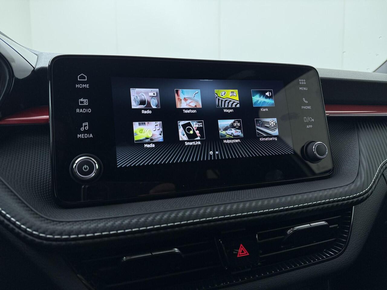 Skoda FABIA Monte Carlo 1.0 TSI 95 PK | 17" Lichtmetalen velgen | Verwarmbare voorstoelen | Apple Carplay/Android Auto